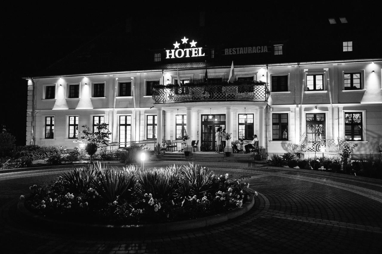 Отель Hotel Świętoborzec Łobez