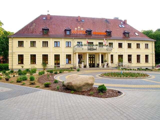Отель Hotel Świętoborzec Łobez-5